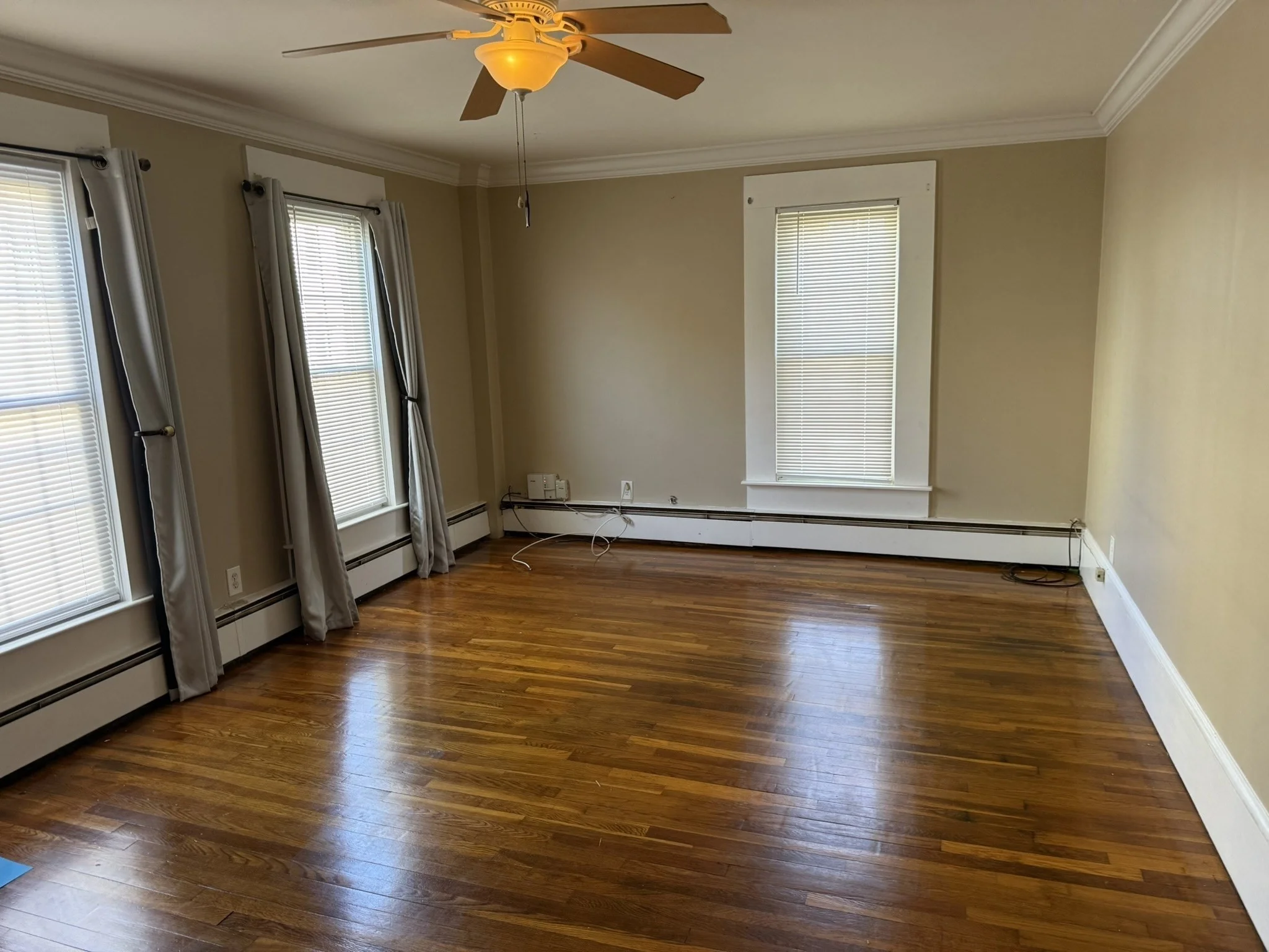 2 bed, 1 bath apartment for rent at 27-29 Pleasant St Unit 1R, South Braintree — photo 2 of 14