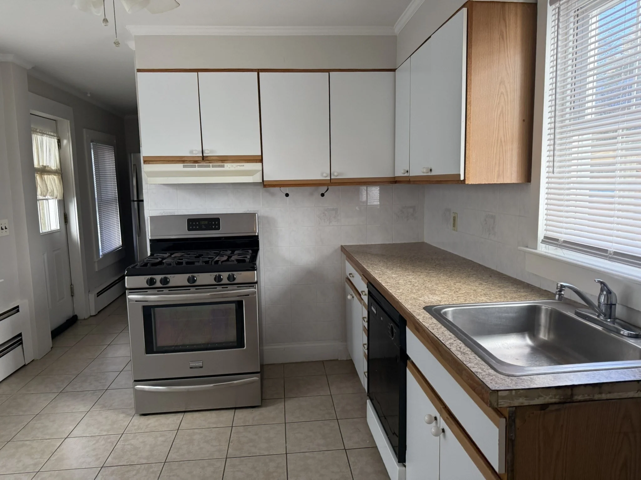 2 bed, 1 bath apartment for rent at 27-29 Pleasant St Unit 1R, South Braintree — photo 10 of 14