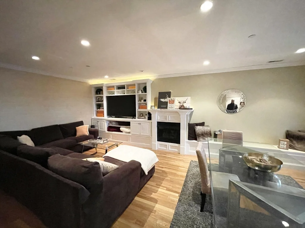 3 bed, 2 bath apartment for rent at 27 Telegraph St Unit Street, South Boston — photo 9 of 22