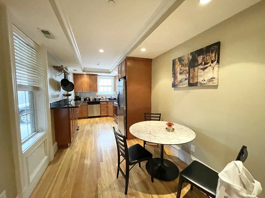 3 bed, 2 bath apartment for rent at 27 Telegraph St Unit Street, South Boston — photo 3 of 22