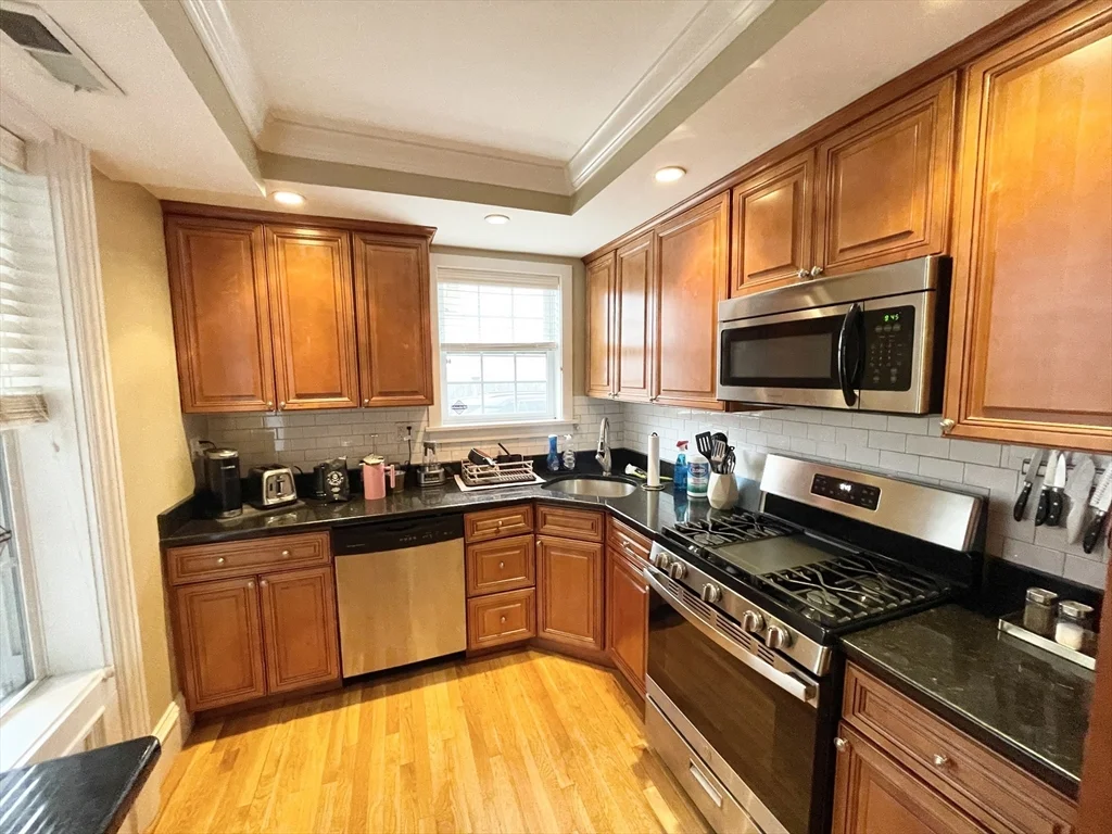 3 bed, 2 bath apartment for rent at 27 Telegraph St Unit Street, South Boston — photo 1 of 22