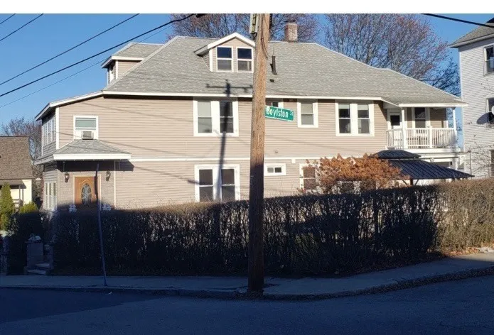 3 bed, 1 bath apartment for rent at 27-29 Vermont St Unit 2, Methuen — photo 4 of 4
