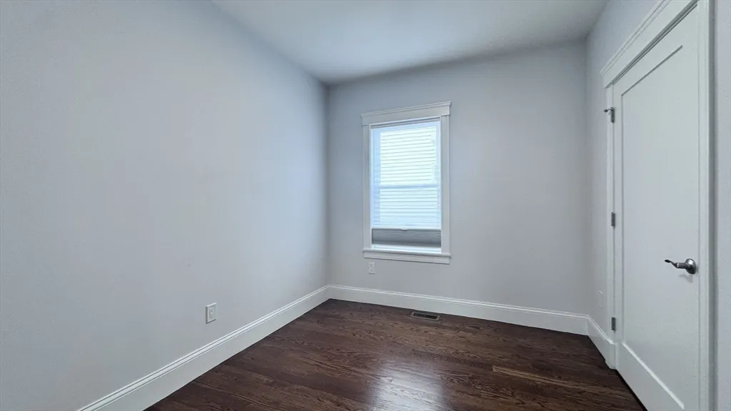 3 bed, 3 bath apartment for rent at 27-29 Aberdeen Rd Unit 1, Powder House Square — photo 16 of 30