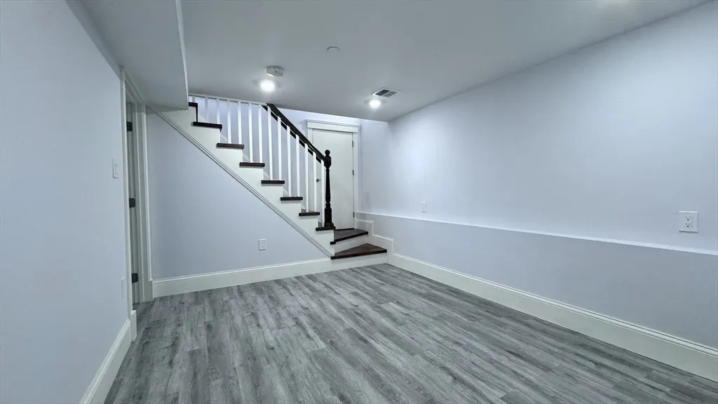 3 bed, 3 bath apartment for rent at 27-29 Aberdeen Rd Unit 1, Powder House Square — photo 24 of 30
