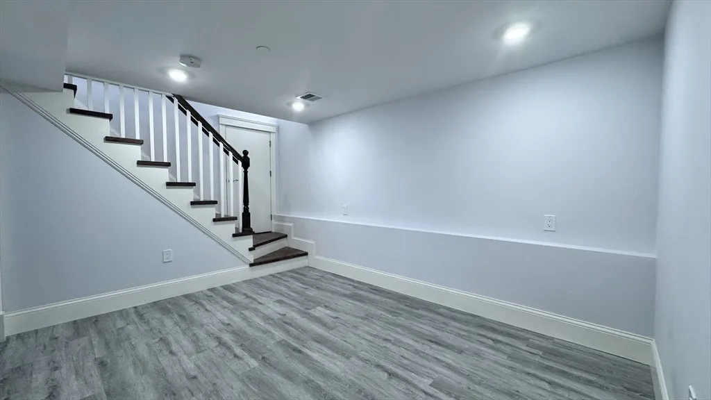 3 bed, 3 bath apartment for rent at 27-29 Aberdeen Rd Unit 1, Powder House Square — photo 23 of 30