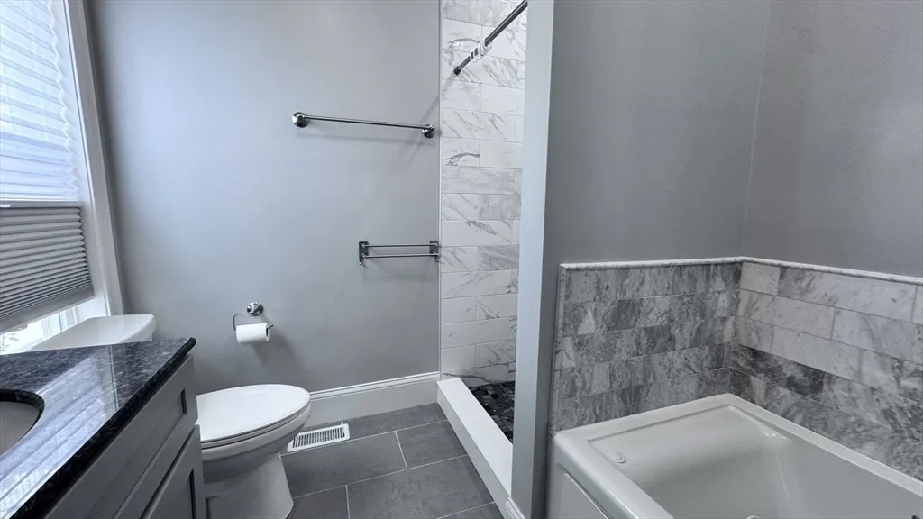 3 bed, 3 bath apartment for rent at 27-29 Aberdeen Rd Unit 1, Powder House Square — photo 15 of 30