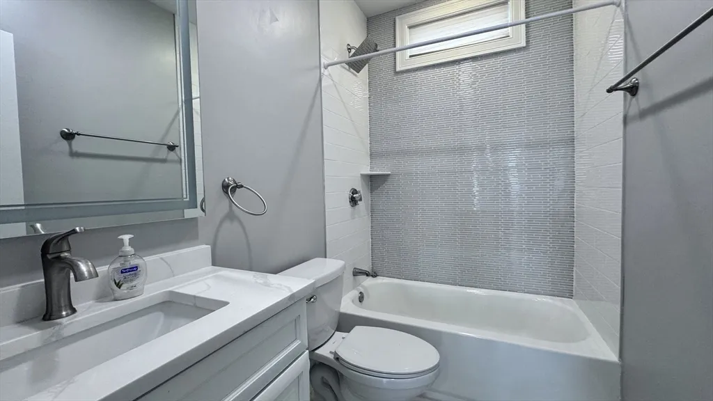 3 bed, 3 bath apartment for rent at 27-29 Aberdeen Rd Unit 1, Powder House Square — photo 13 of 30