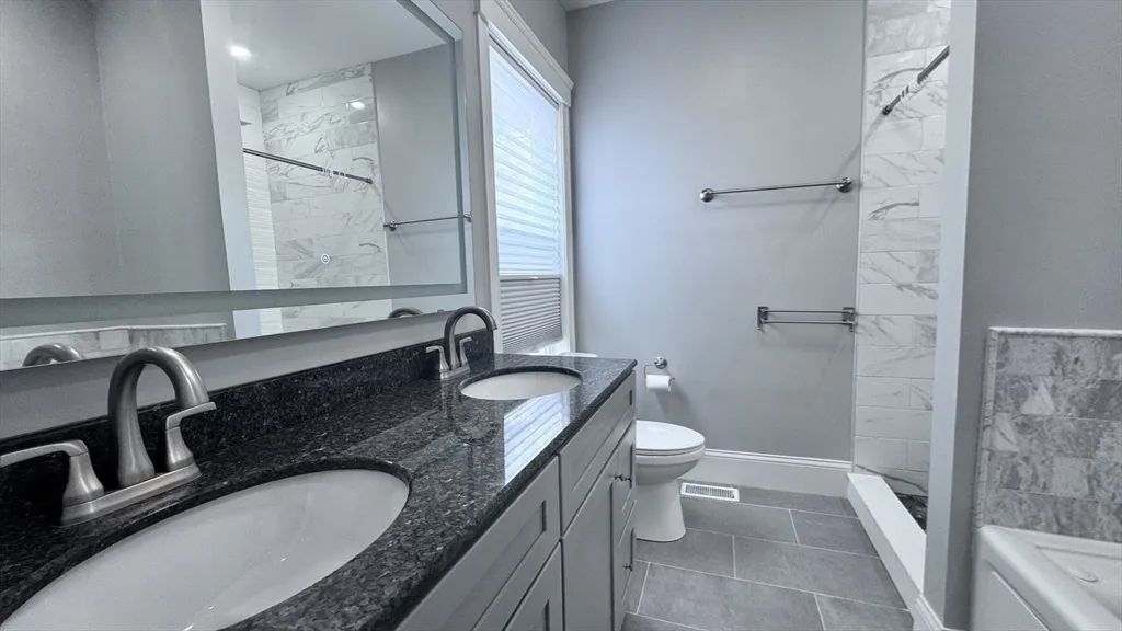 3 bed, 3 bath apartment for rent at 27-29 Aberdeen Rd Unit 1, Powder House Square — photo 14 of 30