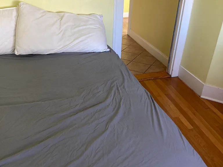 5 bed, 2 bath apartment for rent at 27 Albion Pl Unit 2, Powder House Square — photo 19 of 26