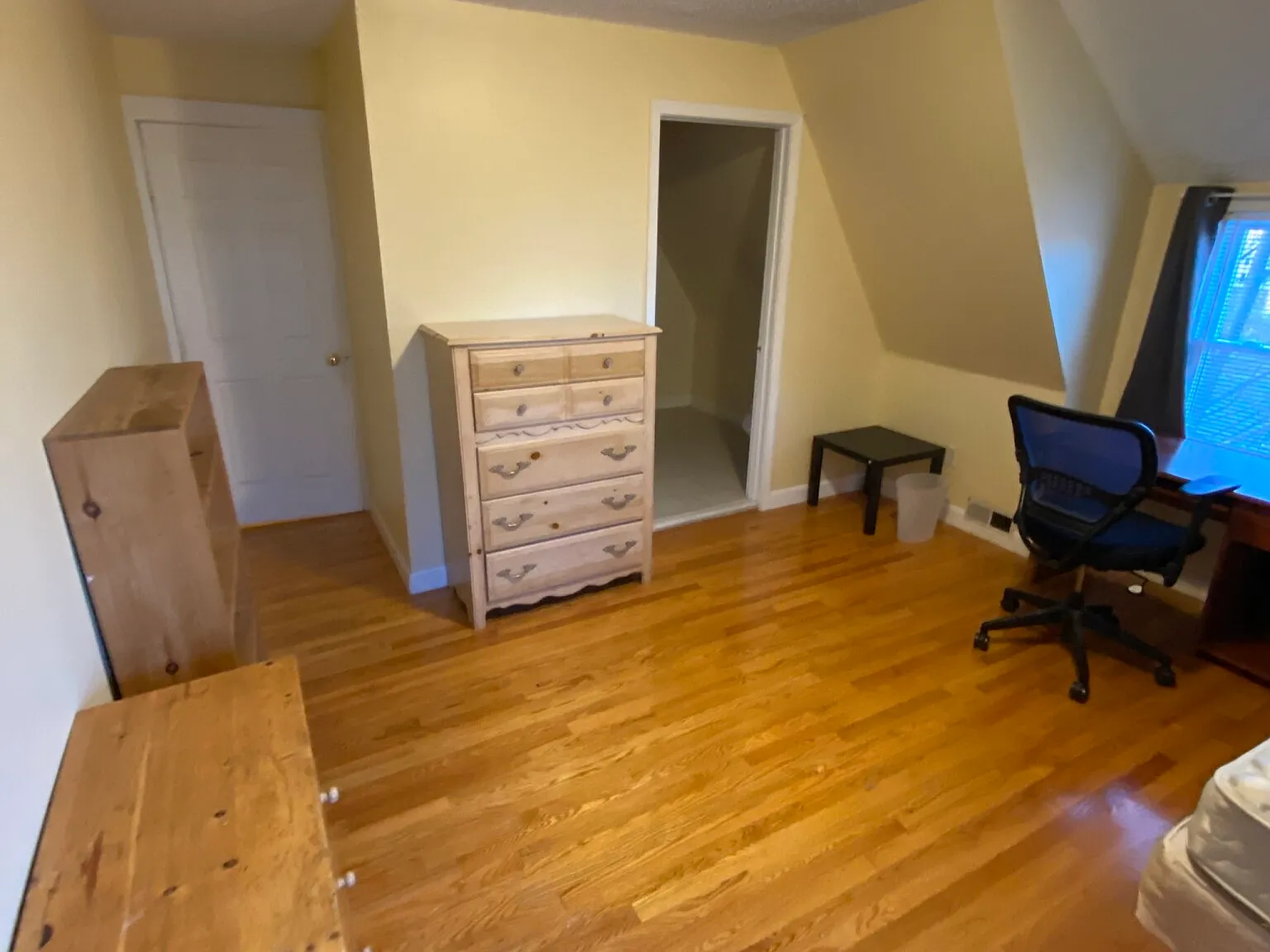 5 bed, 2 bath apartment for rent at 27 Albion Pl Unit 2, Powder House Square — photo 13 of 26