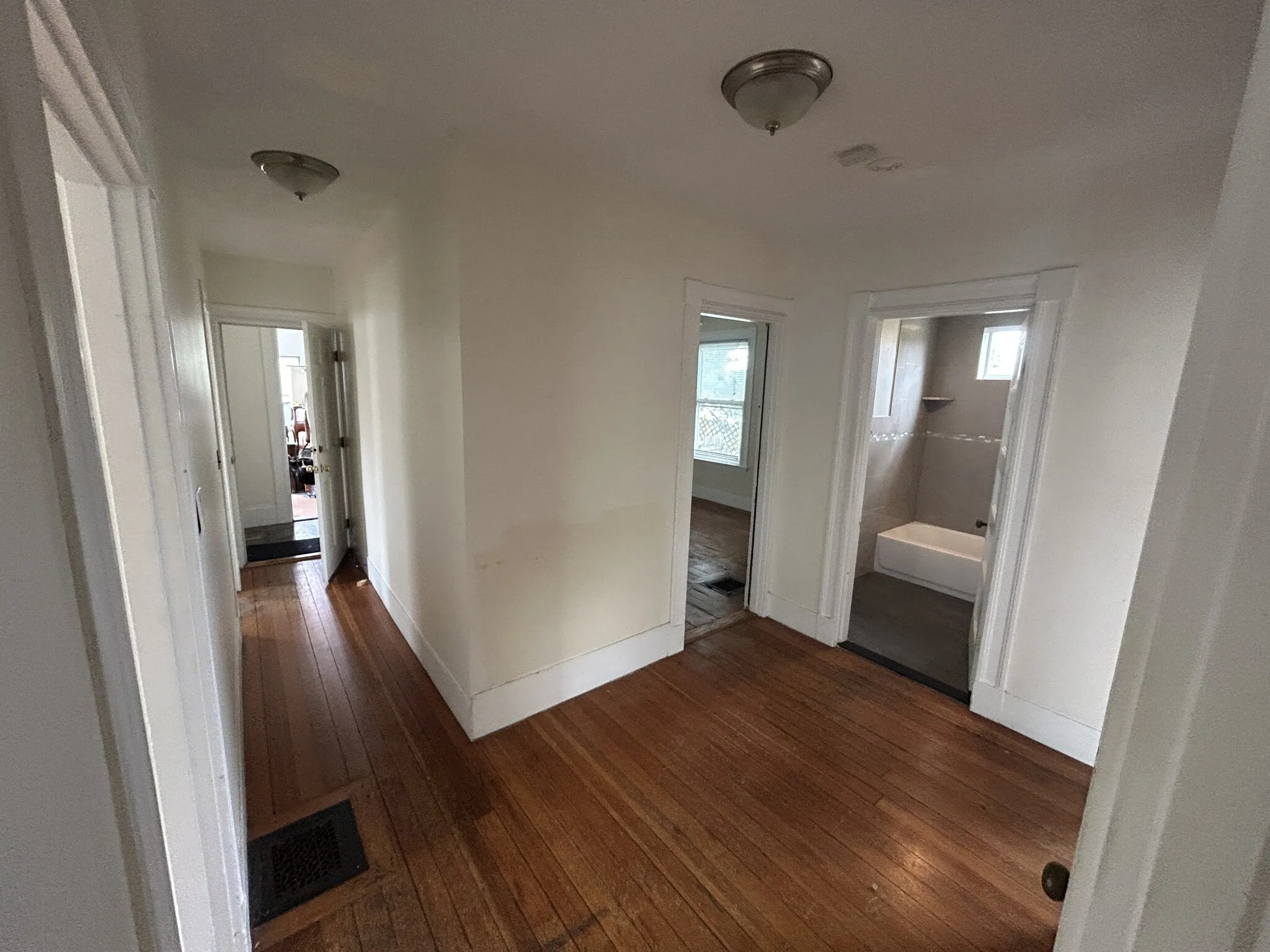 4 bed, 1 bath apartment for rent at 27 Albion St Unit 1, Powder House Square — photo 14 of 25