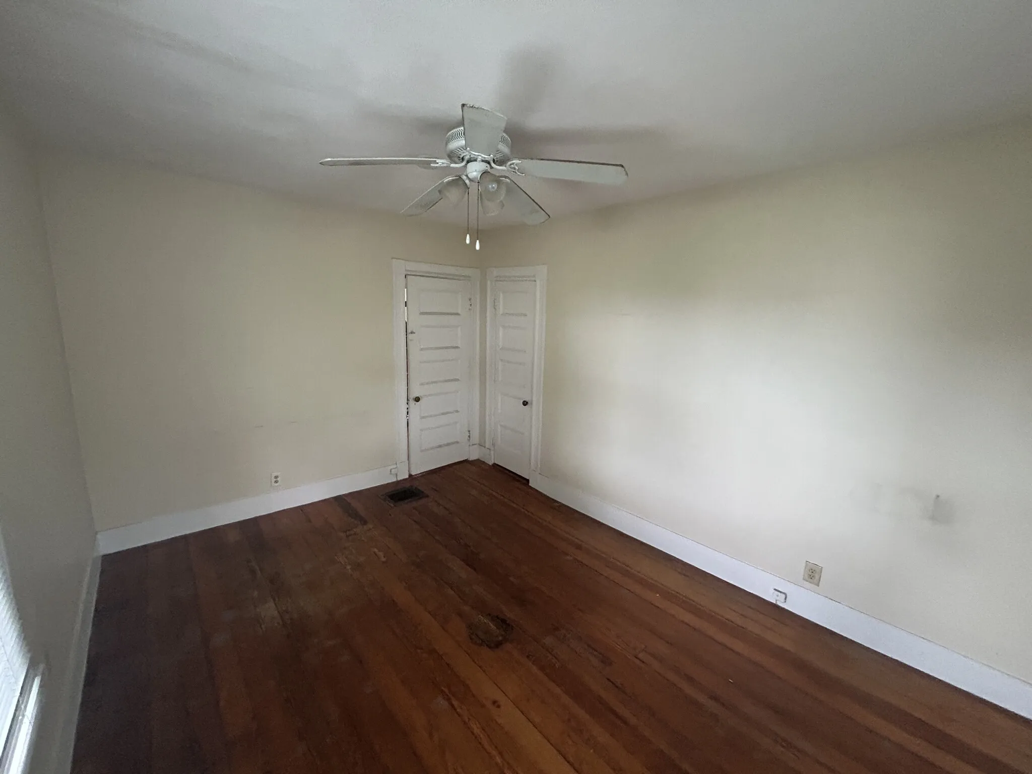 4 bed, 1 bath apartment for rent at 27 Albion St Unit 1, Powder House Square — photo 8 of 25