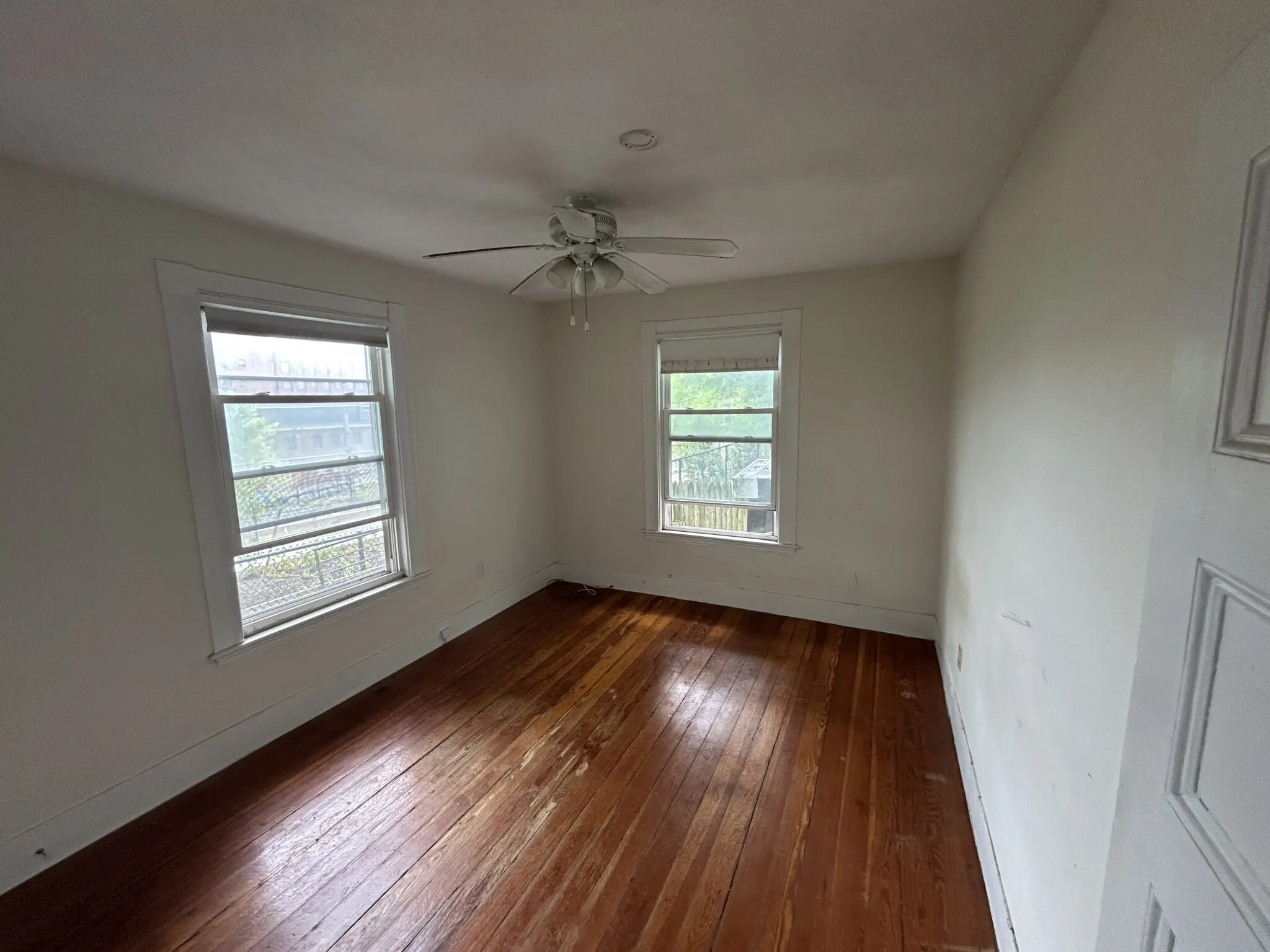4 bed, 1 bath apartment for rent at 27 Albion St Unit 1, Powder House Square — photo 9 of 25