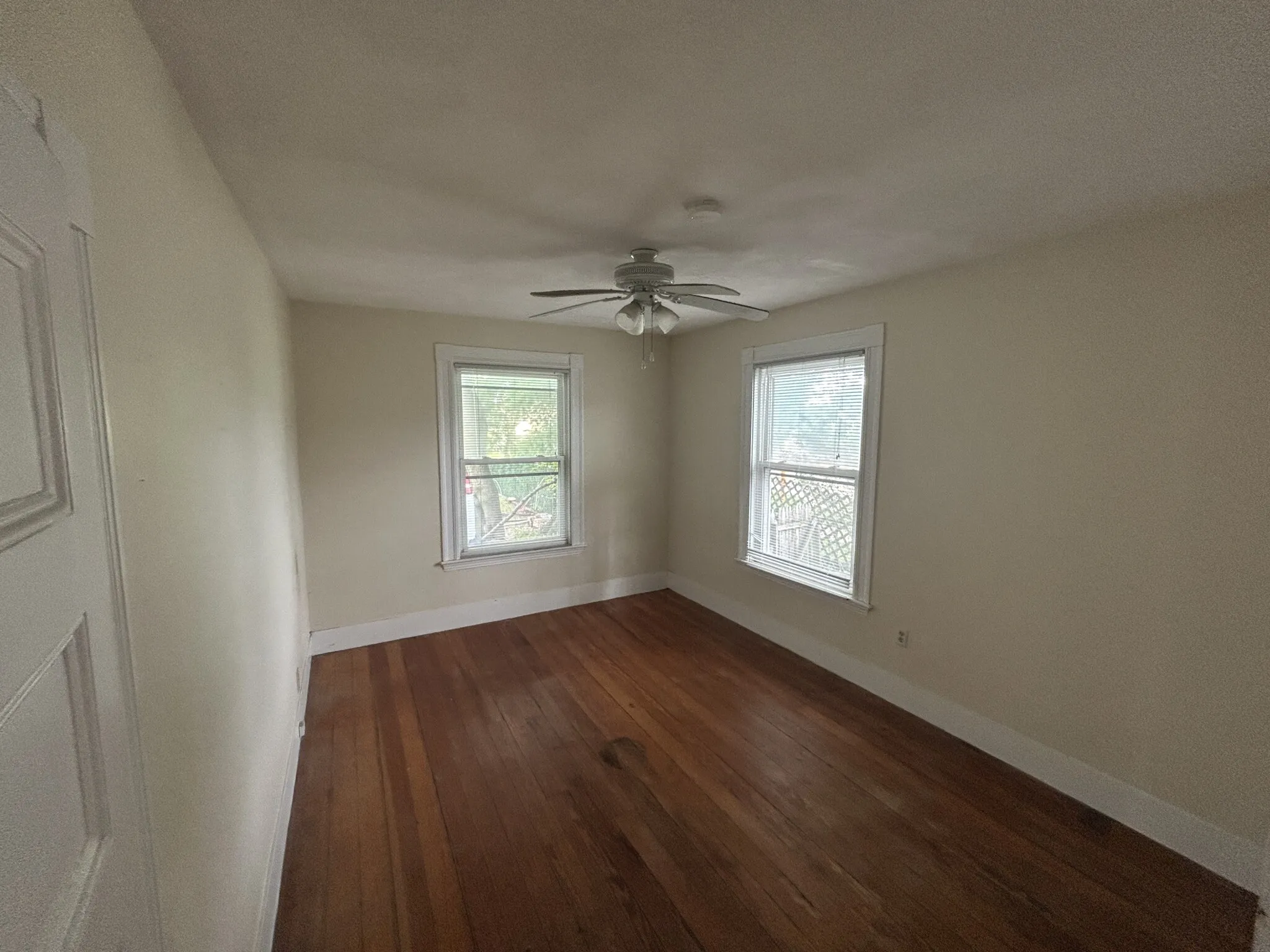 4 bed, 1 bath apartment for rent at 27 Albion St Unit 1, Powder House Square — photo 7 of 25