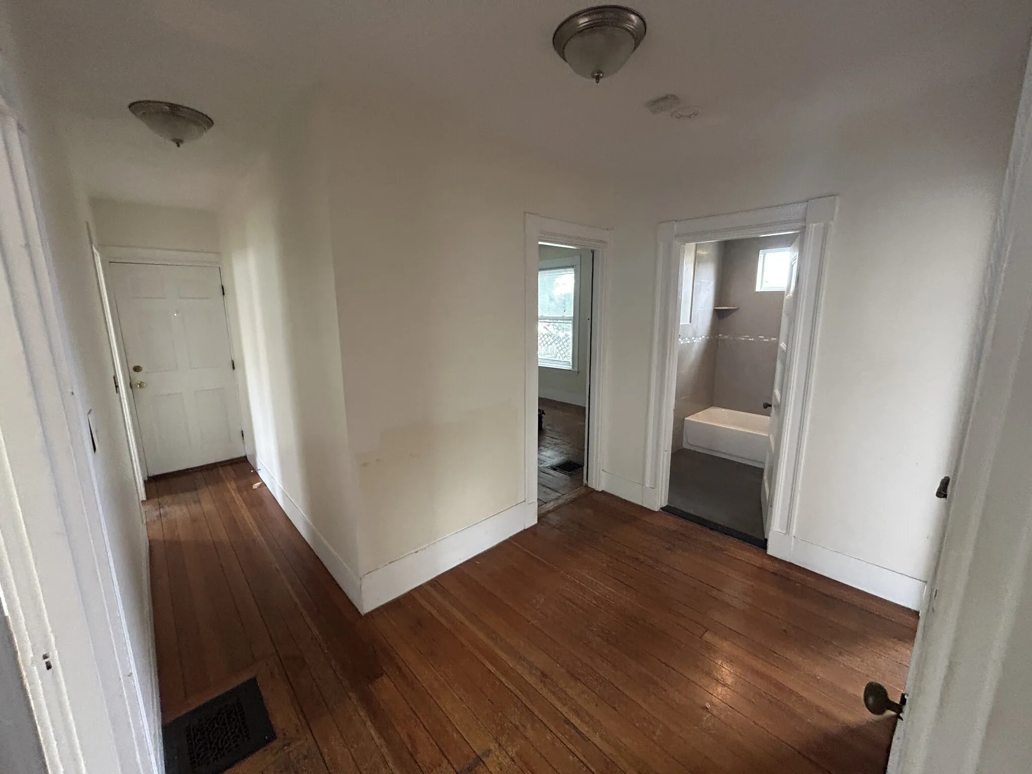 4 bed, 1 bath apartment for rent at 27 Albion St Unit 1, Powder House Square — photo 17 of 25