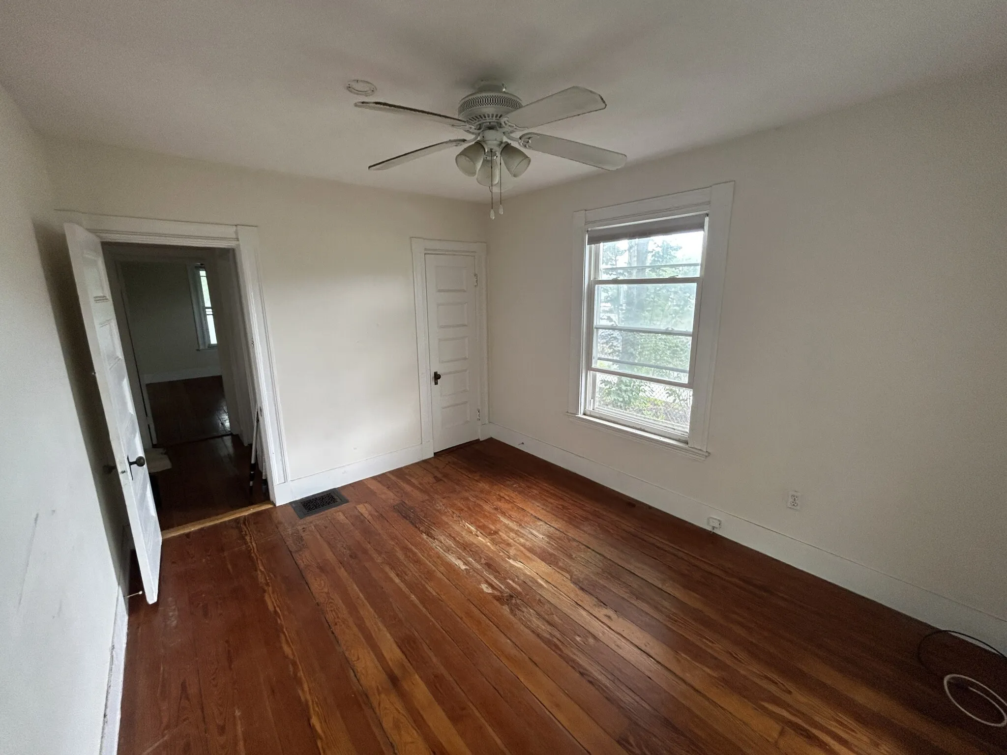 4 bed, 1 bath apartment for rent at 27 Albion St Unit 1, Powder House Square — photo 10 of 25