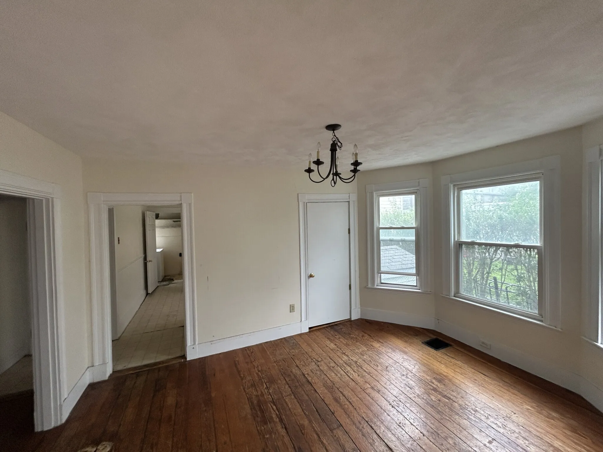 4 bed, 1 bath apartment for rent at 27 Albion St Unit 27R-1, Powder House Square — photo 6 of 22