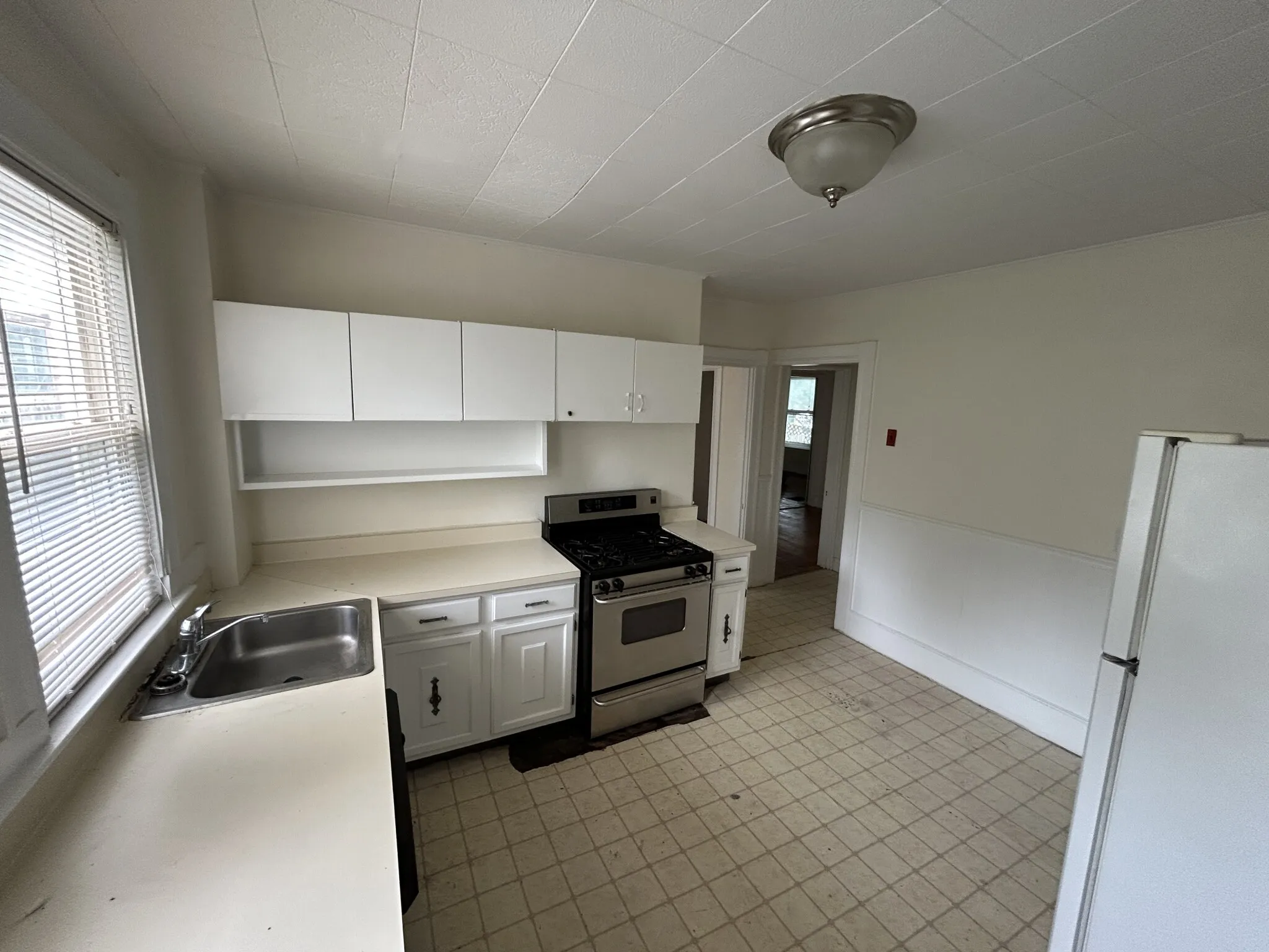 4 bed, 1 bath apartment for rent at 27 Albion St Unit 27R-1, Powder House Square