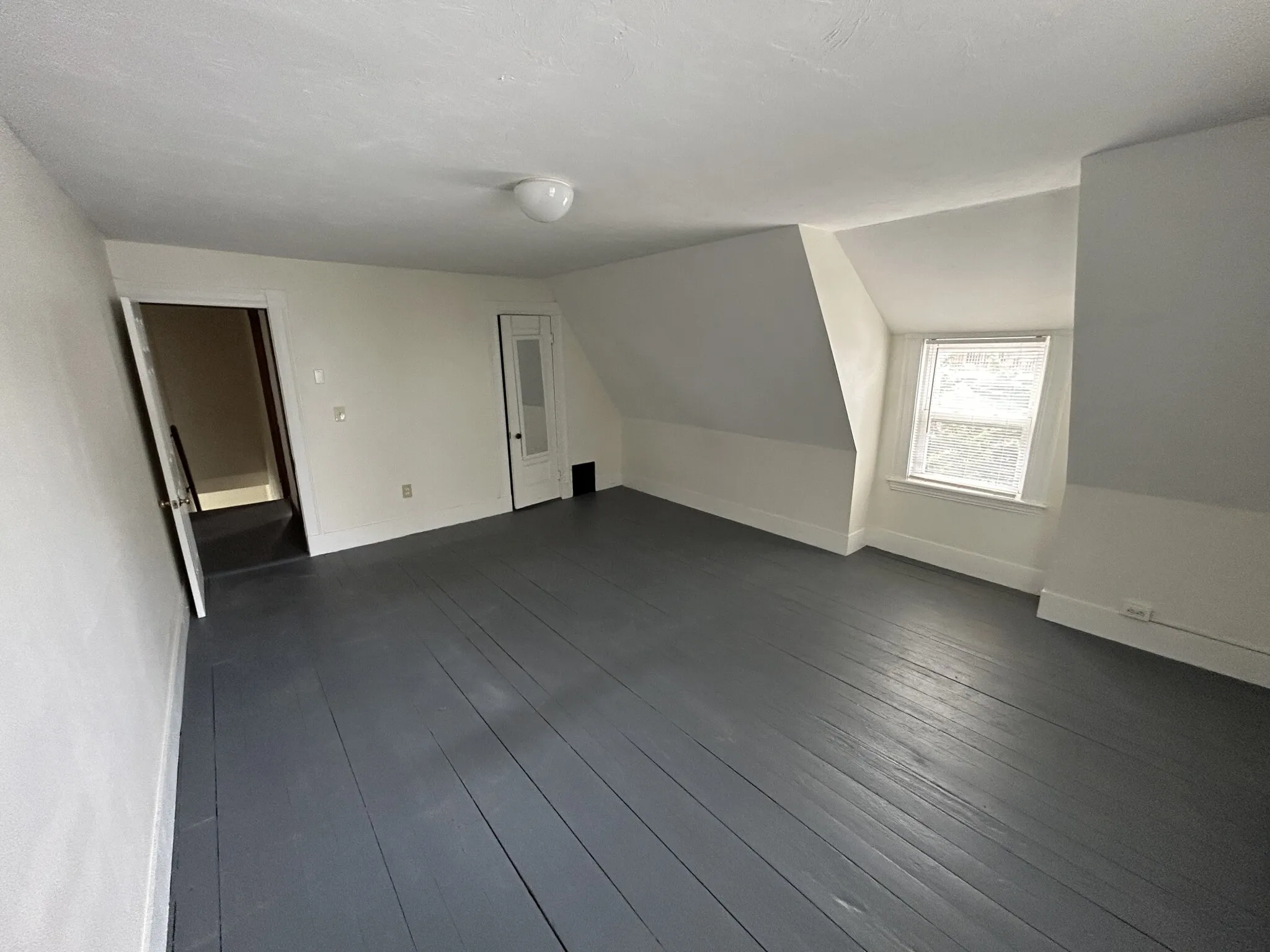 4 bed, 1 bath apartment for rent at 27 Albion St Unit 27R-1, Powder House Square — photo 17 of 22