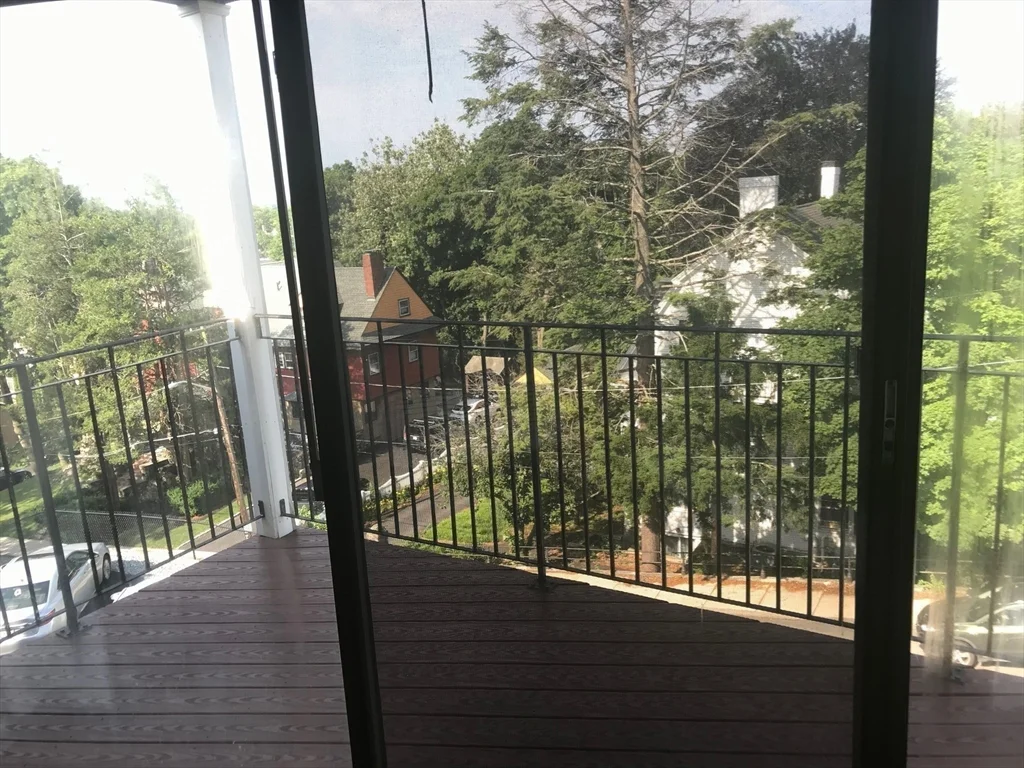 2 bed, 1 bath apartment for rent at 27 Alpine St Unit Unit 11, West End — photo 11 of 11