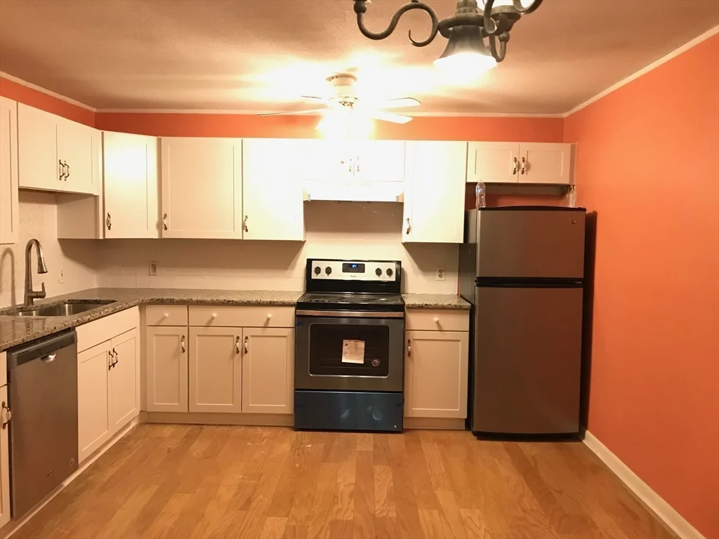 2 bed, 1 bath apartment for rent at 27 Alpine St Unit Unit 11, West End — photo 7 of 11