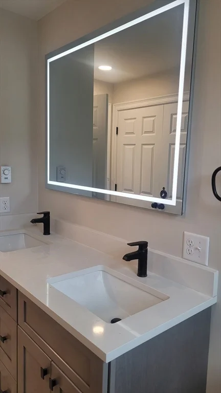 4 bed, 2 bath apartment for rent at 27 Amaranth Ave Unit 2, Medford — photo 11 of 29