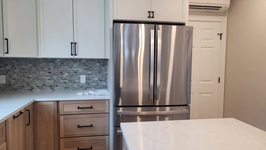 4 bed, 2 bath apartment for rent at 27 Amaranth Ave Unit 2, Medford — photo 1 of 29