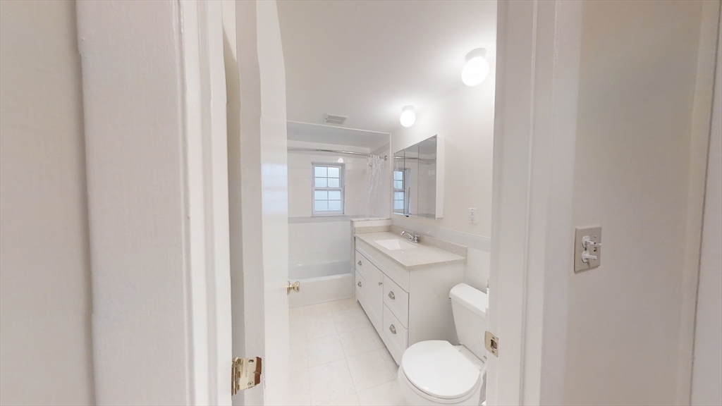 2 bed, 1 bath apartment for rent at 27 Arlington Rd Unit 5, Woburn — photo 4 of 12