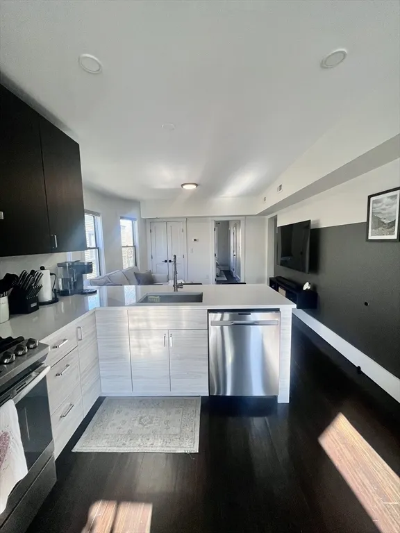 2 bed, 2 bath apartment for rent at 27 Armandine St Unit 3, Dorchester — photo 4 of 17