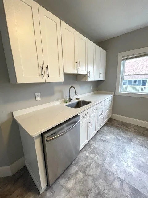 3 bed, 1 bath apartment for rent at 27 Austin St Unit 27, Milton — photo 3 of 15