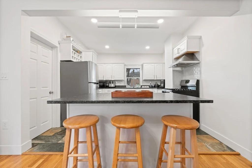 2 bed, 1.5 bath apartment for rent at 27 Ballou Ave Unit 27, Dorchester — photo 9 of 32