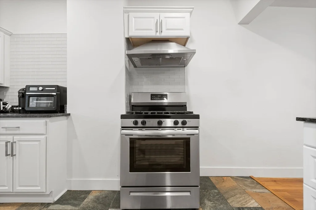 2 bed, 1.5 bath apartment for rent at 27 Ballou Ave Unit 27, Dorchester — photo 12 of 32