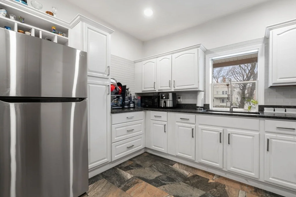 2 bed, 1.5 bath apartment for rent at 27 Ballou Ave Unit 27, Dorchester — photo 7 of 32