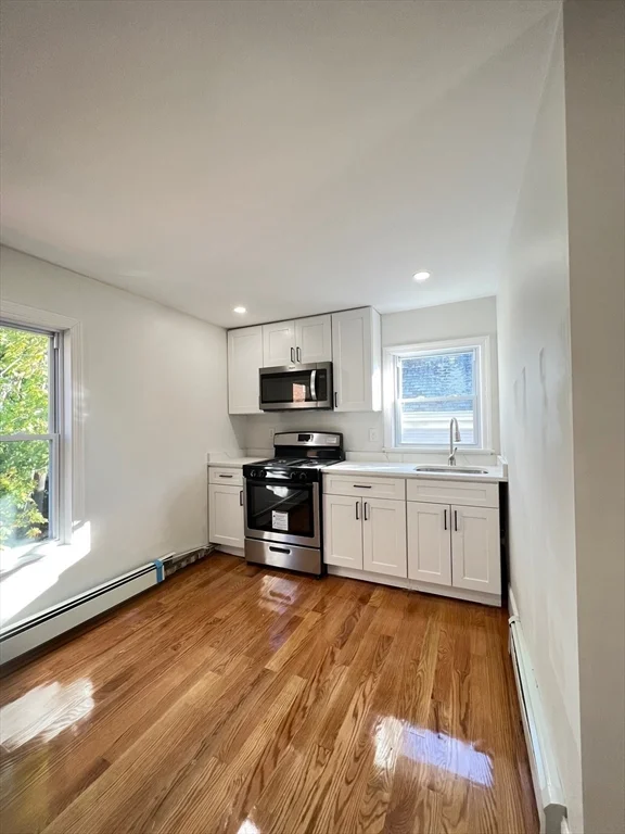 2 bed, 1 bath apartment for rent at 27 Barry St Unit 2R, Montclair — photo 3 of 24