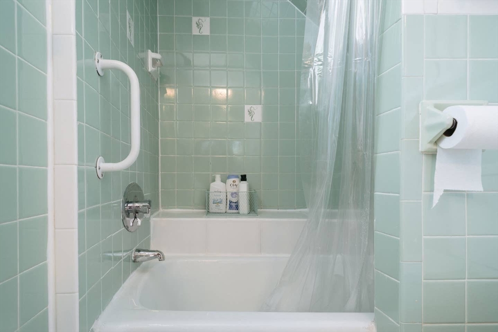 1 bed, 1 bath apartment for rent at 27 Barton Unit 1, Waltham — photo 6 of 7