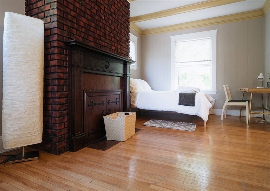 1 bed, 1 bath apartment for rent at 27 Barton Unit 1, Waltham — photo 3 of 7