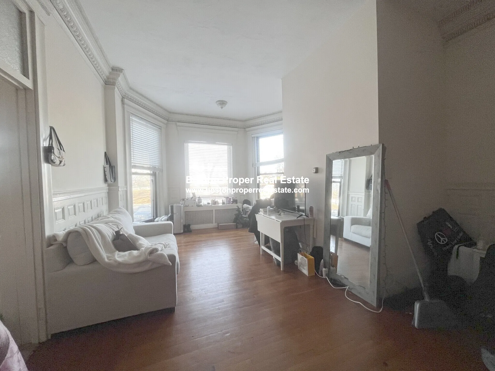 1 bed, 1 bath apartment for rent at 27 Bay State Rd Unit 2R, Fenway