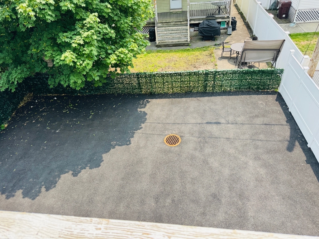 3 bed, 1 bath apartment for rent at 27 Belmont St Unit 2, Everett — photo 10 of 11