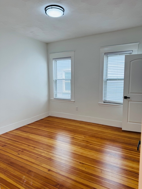 3 bed, 1 bath apartment for rent at 27 Belmont St Unit 2, Everett — photo 5 of 11