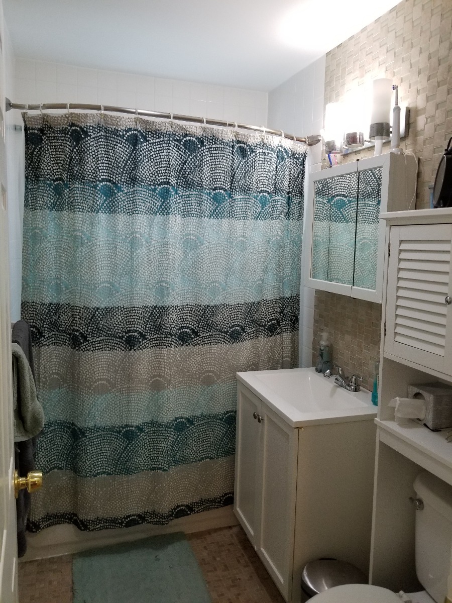 4 bed, 1 bath apartment for rent at 27 Bostonia Ave Unit 1, Oak Square — photo 8 of 8