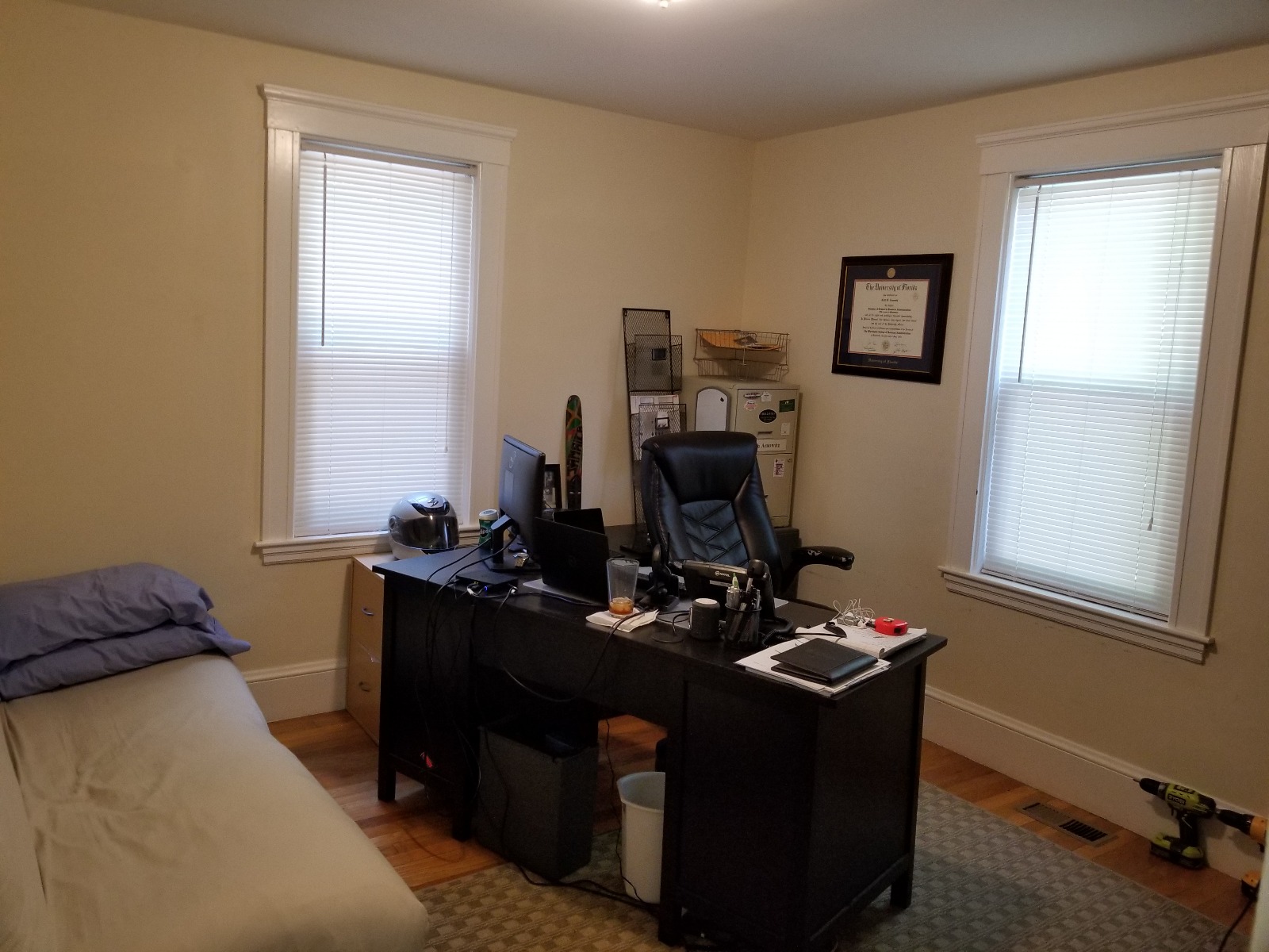 4 bed, 1 bath apartment for rent at 27 Bostonia Ave Unit 1, Oak Square — photo 7 of 8