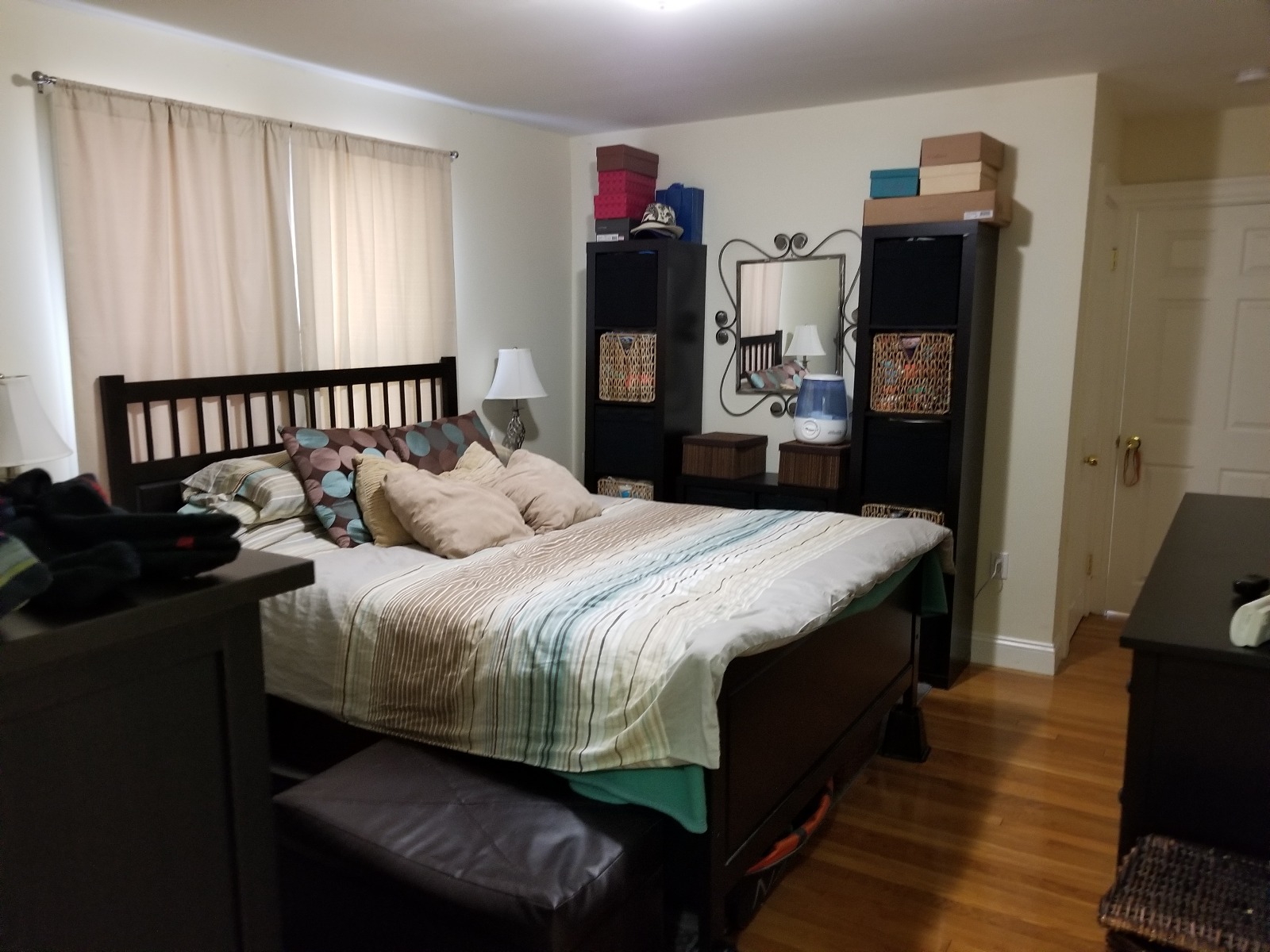 4 bed, 1 bath apartment for rent at 27 Bostonia Ave Unit 1, Oak Square — photo 6 of 8