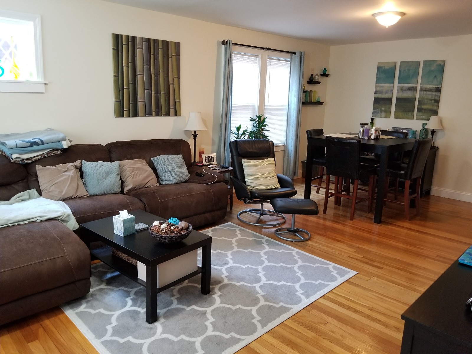 4 bed, 1 bath apartment for rent at 27 Bostonia Ave Unit 1, Oak Square — photo 4 of 8