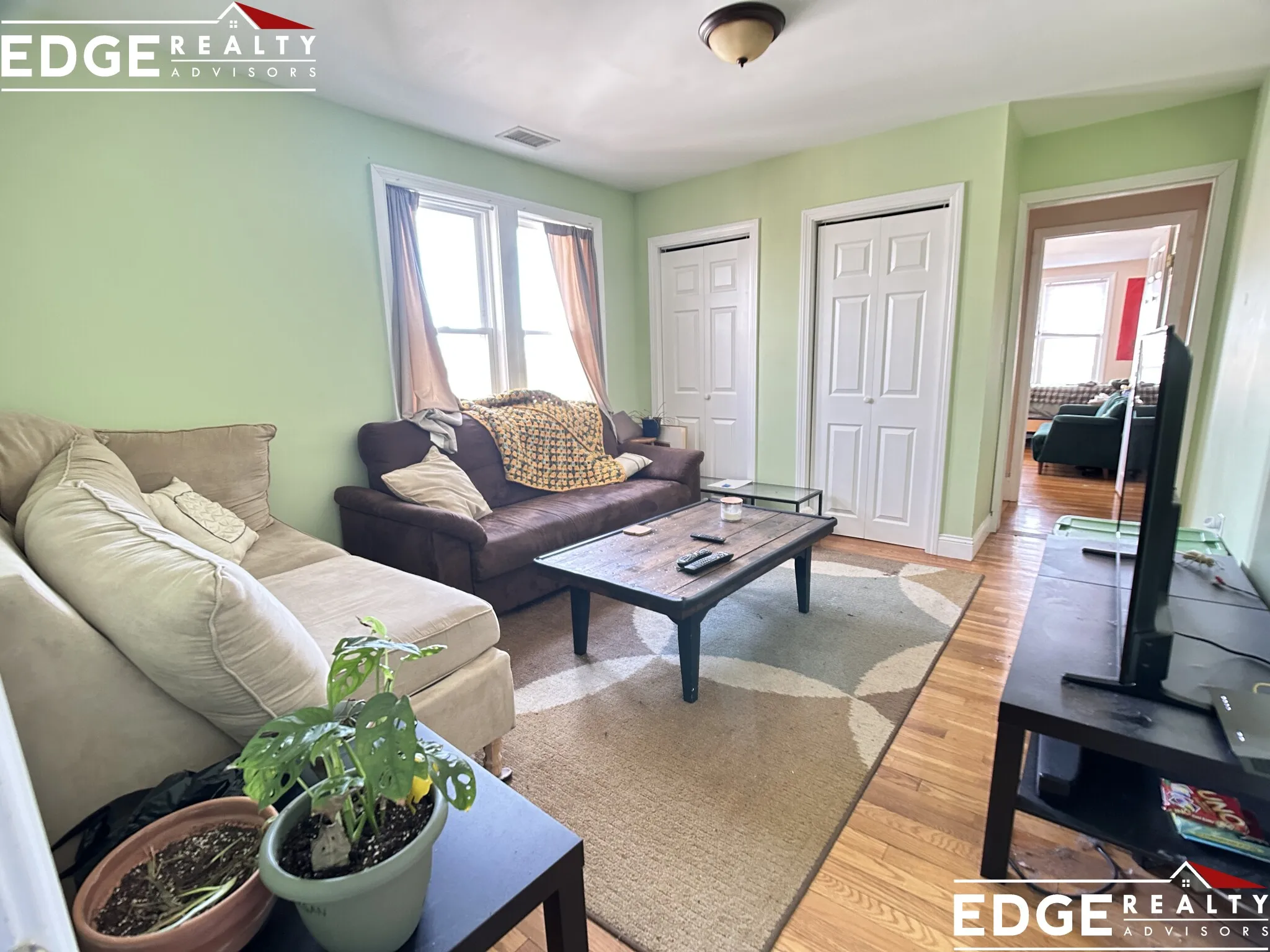 4 bed, 1 bath apartment for rent at 27 Bostonia Ave Unit 2, Oak Square — photo 4 of 10