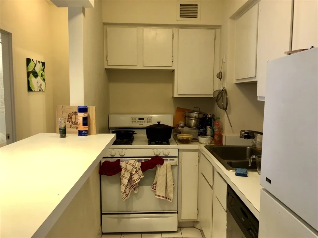 1 bed, 1 bath apartment for rent at 27 Bowdoin St Unit 2A, Beacon Hill — photo 8 of 17