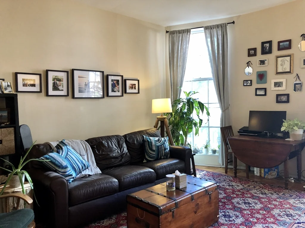 1 bed, 1 bath apartment for rent at 27 Bowdoin St Unit 2B, Beacon Hill — photo 3 of 11
