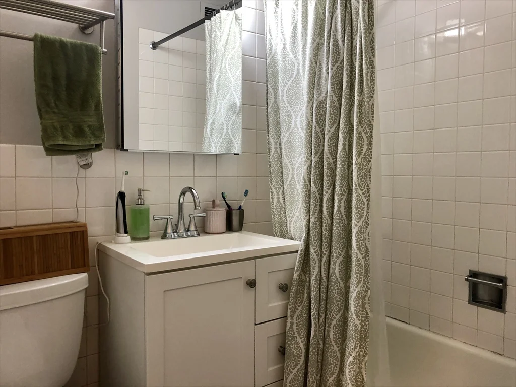 1 bed, 1 bath apartment for rent at 27 Bowdoin St Unit 2B, Beacon Hill — photo 8 of 11