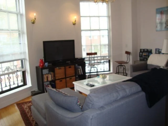 1 bed, 1 bath apartment for rent at 27 Bowdoin St Unit 2C, Beacon Hill — photo 2 of 8