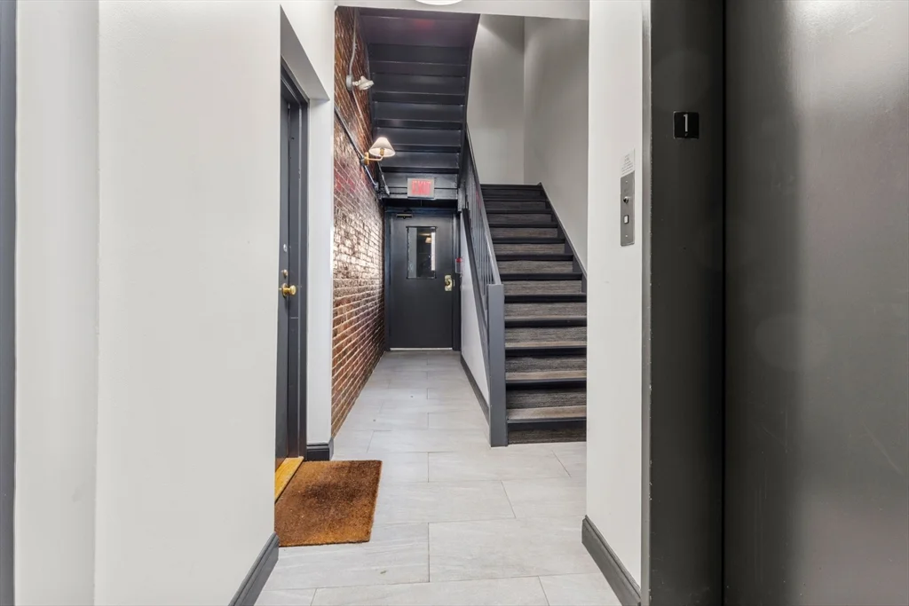 Studio bed, 1 bath apartment for rent at 27 Bowdoin Unit 1C, Beacon Hill — photo 11 of 21
