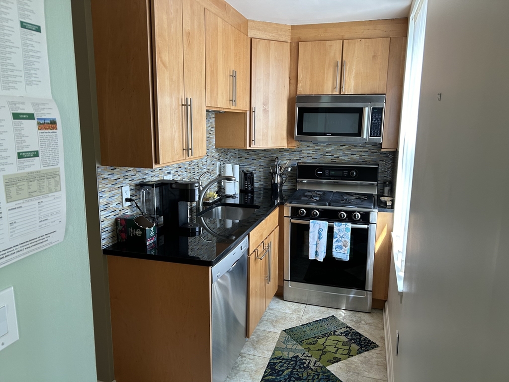 2 bed, 2 bath apartment for rent at 27 Bowdoin Unit 4 CD, Beacon Hill — photo 2 of 16